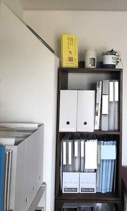 年末の書類整理にもオススメ!
コスパ最高で見た目もヨシ!セリアの紙製ファイルボックス